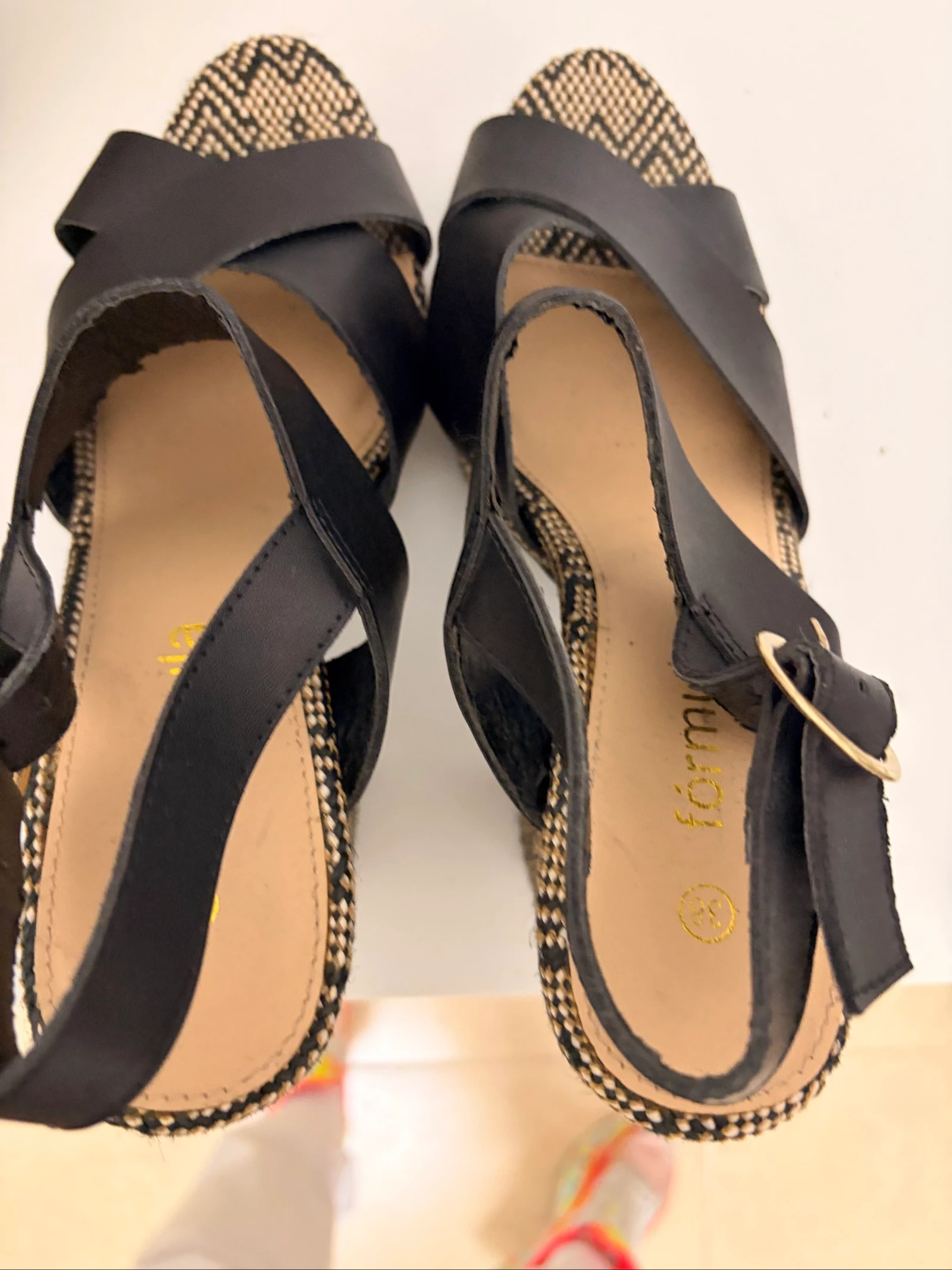 Zapatos de tacón ancho de rafia – photo 4